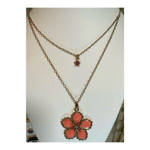 Carolina Herrera Vintage Enamel Flower Pink
Double Necklace